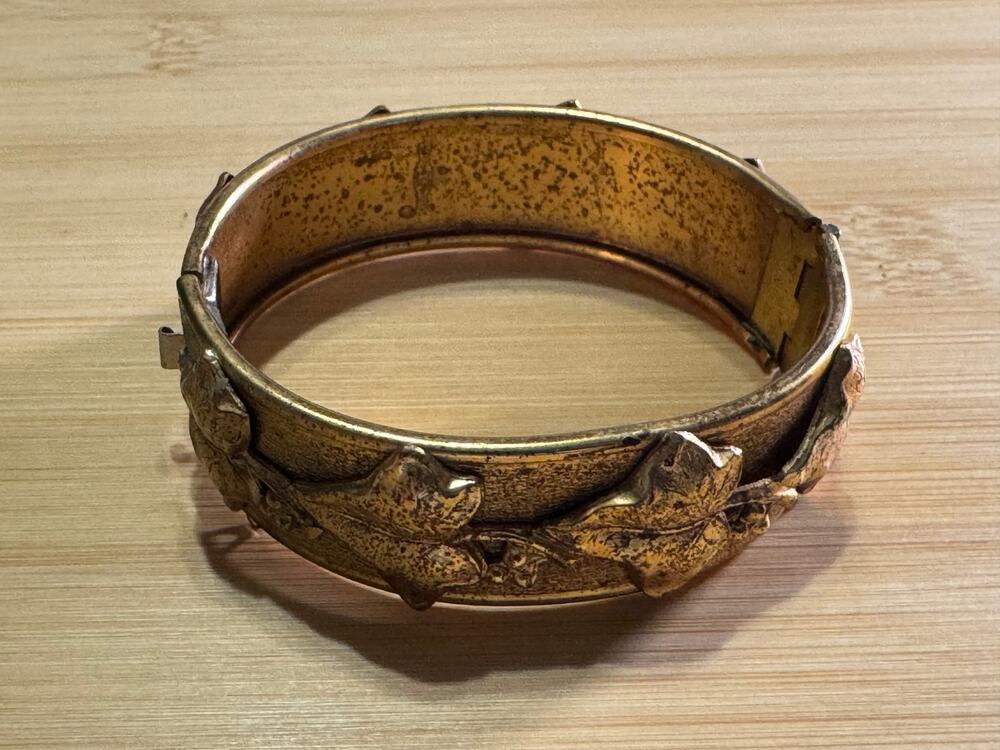 Vintage Whiting & Davis Salesman Sample Grapevine Hinged Bracelet 7in
